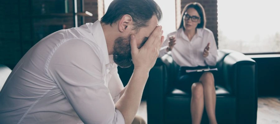 _Visiting a treatment center for bipolar disorder