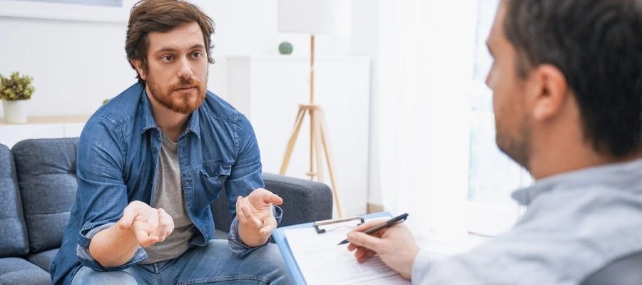 Image of patient talking to an Icarus facility physician - Rehab and Tianeptine Treatment Programs in Boise