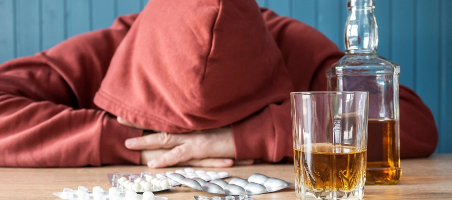 Image of selective serotonin reuptake inhibitor medication that carries risks when mixed with alcohol